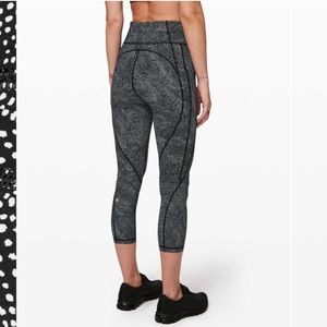Lululemon Time To Sweat Crop *23" in Free Spirit Alpine White Black